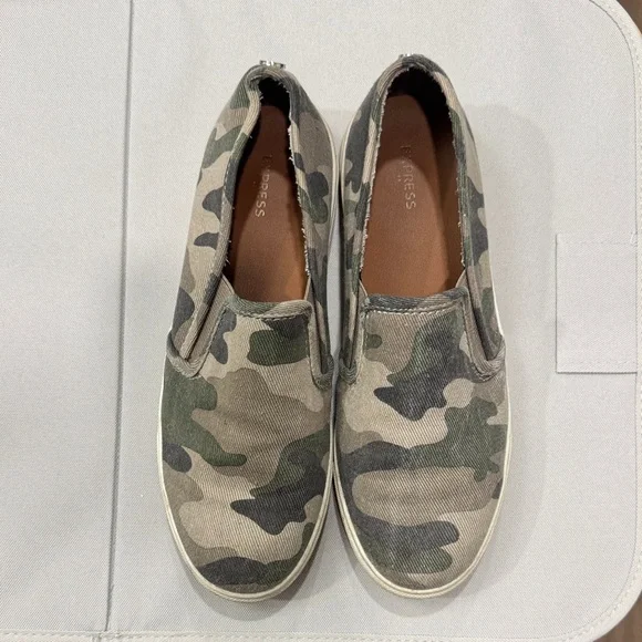 Express Green and Gray Camouflage Slip-Ons - Picture 1 of 6